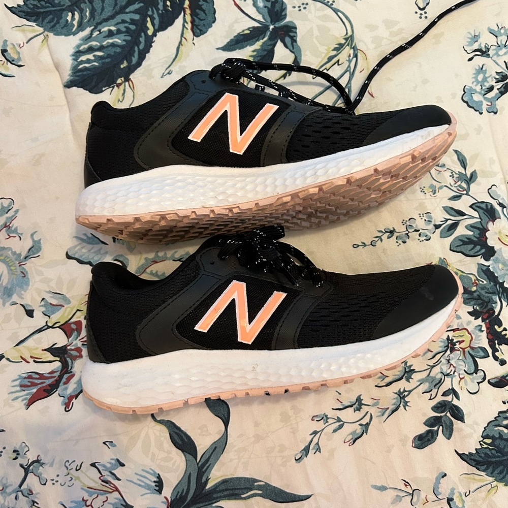 New Balance Tennis Shoes